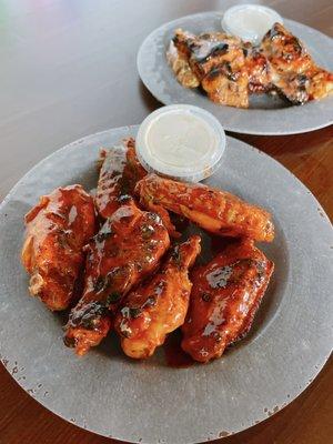 Brick oven roasted chicken wings (Buffalo)