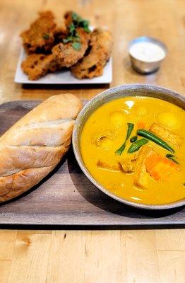 Vegan Chicken Curry Stew with baguette