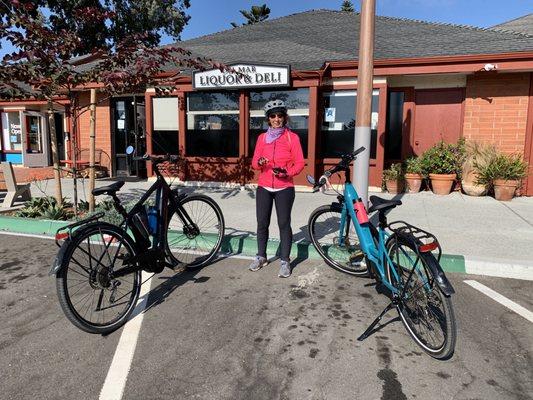 Stopped here for a photo op....my wife has a pretty new pink jacket !