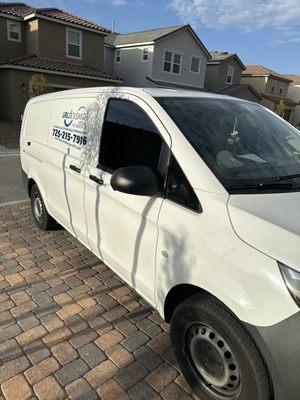 The locksmith van