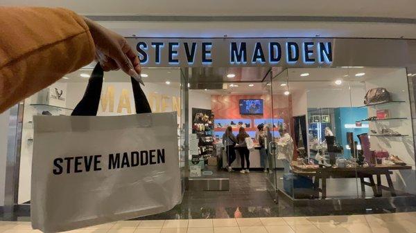 Steve Madden shopping bag for my purchase.