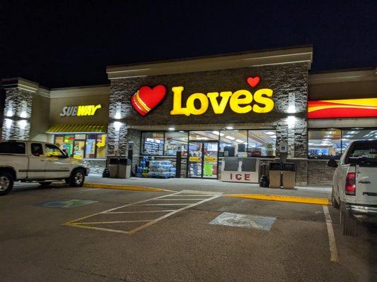 Love's Travel Stop, Willis