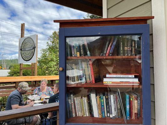 Outdoor seating and a free little library. ;)