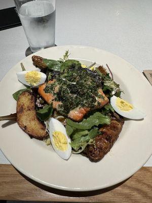 Salmon nicoise