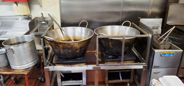 Massive Frying Vessels