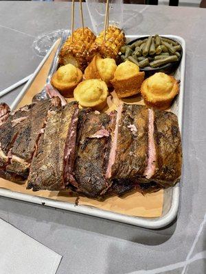 Ribs, fried corn, green beans (so well seasoned), and corn muffins.