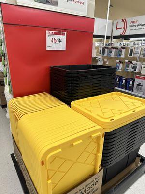 Storage totes