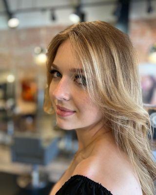 Beautiful blonding  by laurette