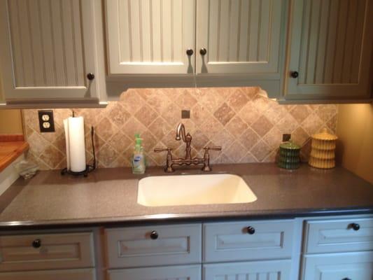 Under cabinet lighting in laundry room