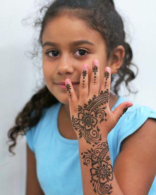 Henna for kids and parties.