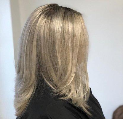 Root Smudge with full platinum highlights done by Zujeyro (Zee)