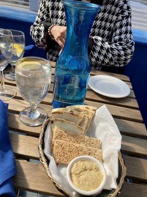 Pita bread with hummus