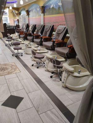 8 adult pedicure chairs, and 1 kid pedicure chair