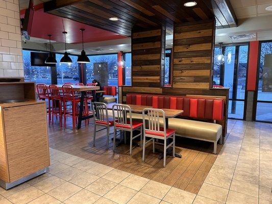 Cozy & clean dining area