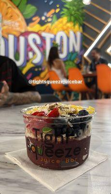 Tropical açaí bowl