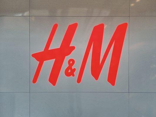 H&M in Columbia, MD.