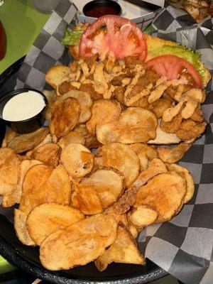 Shrimp po' boy and homemade chips. Absolutely delicious!!