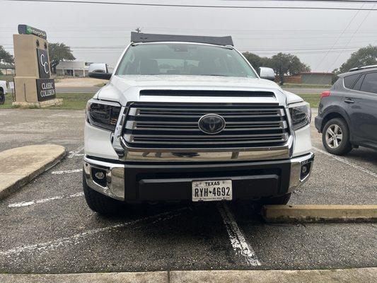 Bumper sagging on passenger side  Shouldn't they check specs?