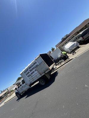 Junk, junk removal, junk hauling, trash, trash removal, hoarding clean up. Tri-Valley. Livermore, Pleasanton, Dublin, Danville, San Ramon.