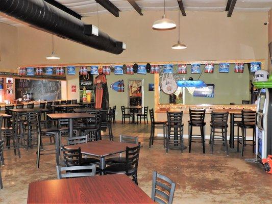 plenty of seating for .99 draft beers for  Texas Football Teams!