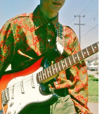 Photograph of the Fender Stratocaster that I bought at MUSIC UNLIMITED.