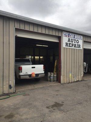 Cuz Auto World repair shop