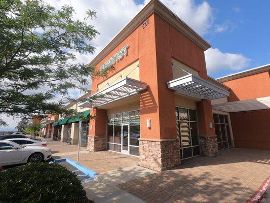 Entrance to Pine Center Dental Group