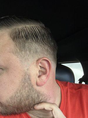 I asked for a low fade and i got this sh*t done I wish i can give 0 stars but unfortunately I can't