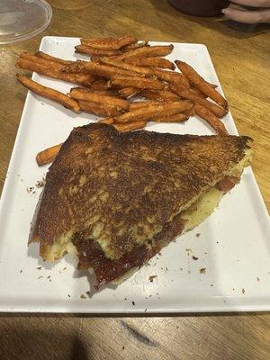 Brie, Bacon & Fig Jam Grilled Cheese Sandwich