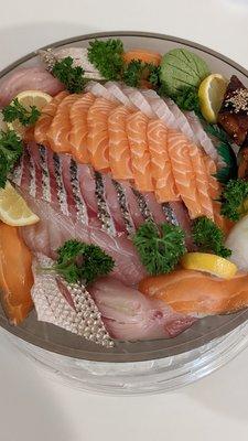 Sushi and sashimi combo small