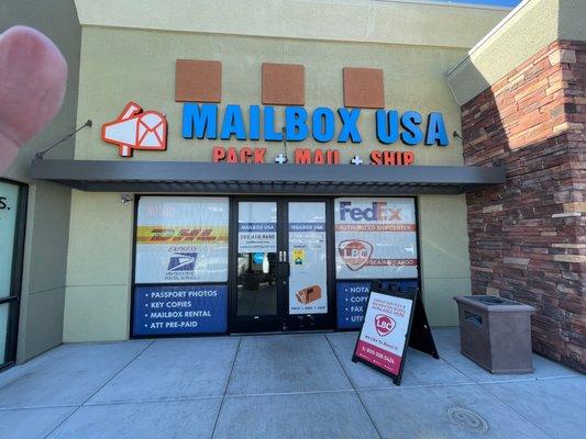 Mailbox USA Entrance