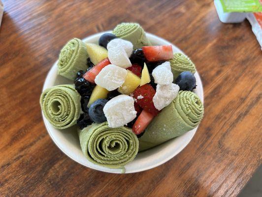 Matcha with mochi, boba, and fruits