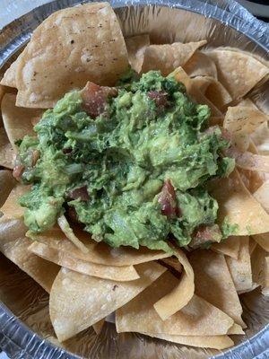 Delicious Guacamole con chips.