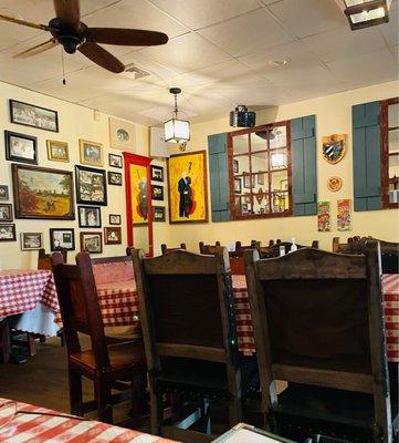 Dining room. A Rincon is that corner on the left