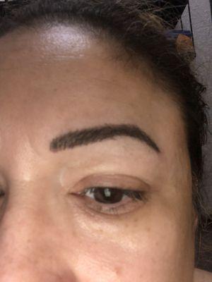 Now this is the right brow. Looks like a completely different shaped brow.