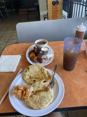 Plantains and pupusas revueltas. Tamarind aguas frescas