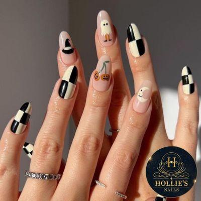 Get Your Spooky-Cute Nails at Hollie's Nails!