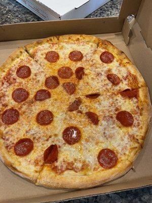 Large pepperoni pizza