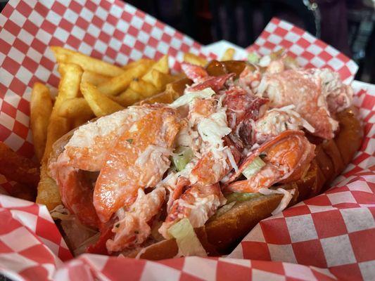 The Traditional Lobster Roll