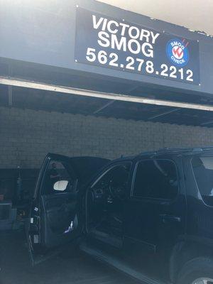 Came here for a smog check! Reda is the main man here. Great customer service, professional work! Quick and easy. Highly recommended.