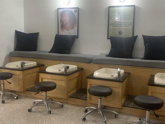 Pedicure stand