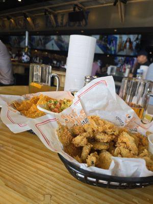 Nachos and fried jalapeño pickles!! Yum