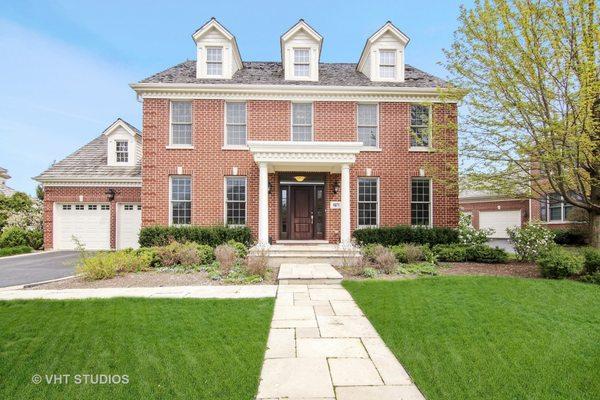 1,210,000
 1671 Cabot Lane 
 Glenview, Illinois 60026
 
 Beds: 5
 Baths: 4.1
 Square Footage: 3,701