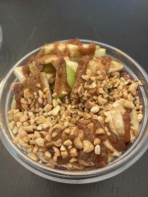 Apple Turn Up Açaí bowl (view from the top)