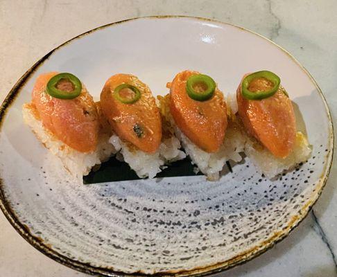 Spicy tuna crispy rice (get at least one order)