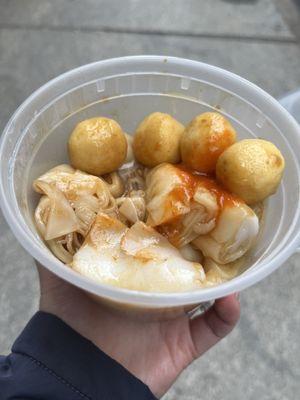 Rice rolls with fish balls