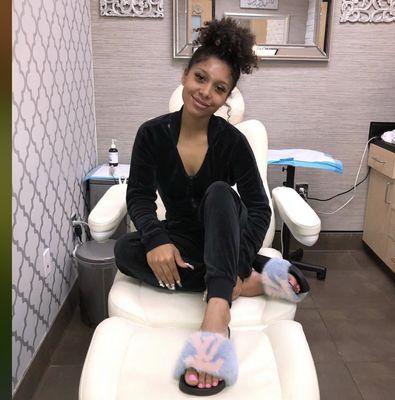 @desxt looking gorgeous. About to get her microneedling with PRP.