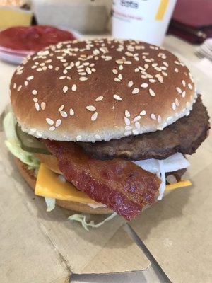 Da dot da da daaah! I'm lovin' it, the new Big Mac with Bacon