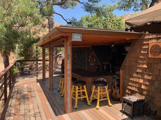 outdoor kitchen