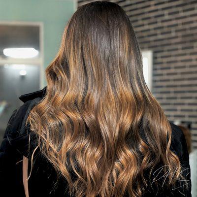 Caramel balayage with root melt